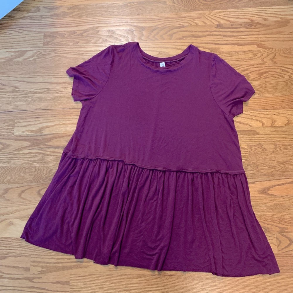 Short sleeved berry colored swing tee